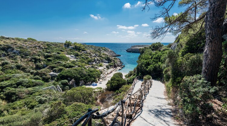 Strand von Binidali in Maó, Menorca | © Shutterstock.com