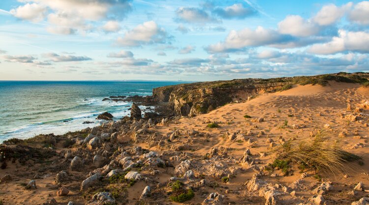 Ausblick vom Fischerpfad auf der Rota Vicentina auf die Küste