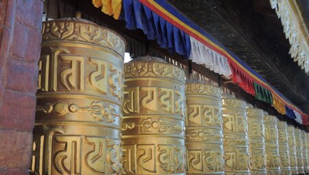 Goldene Gebetsmühlen