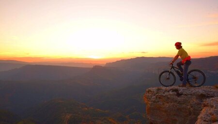 Pyrenäen - Land der Banditen - Canyons, Tafelberge und Vulkane