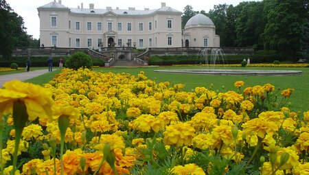 Radtour durch 4 Länder weiße Schloss