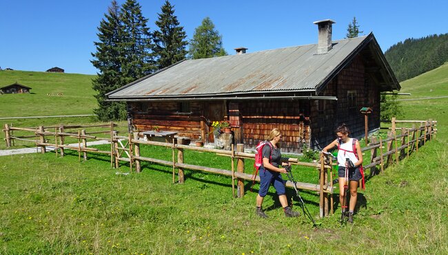 SalzAlpenSteig I Almhütte Wanderer